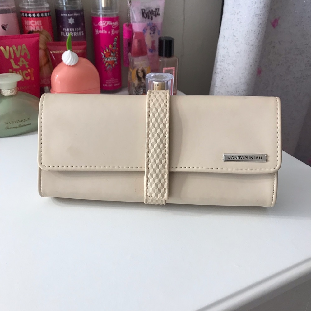 Jantaminiau Clutch Wallet